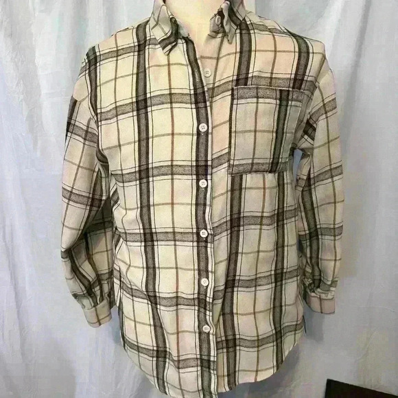 Women’s Plaid Long Sleeve Button Down Blouse. Womens Size Small. - Picture 2 of 4